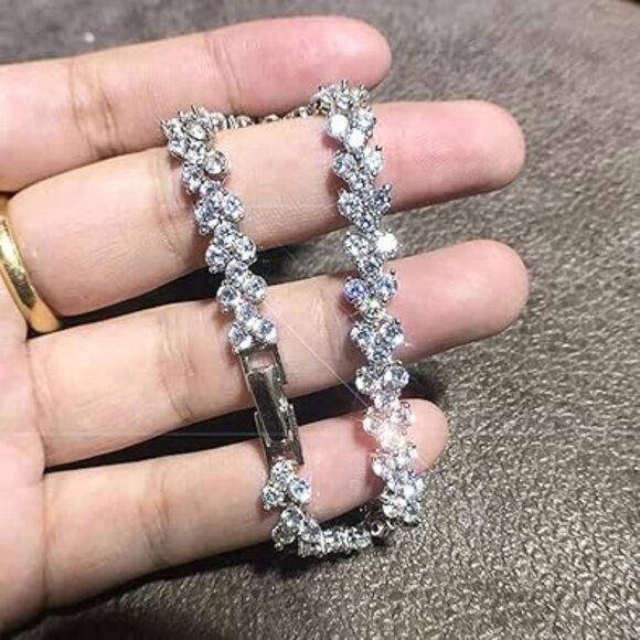 18K White Gold Tennis Bracelet with Cubic Zirconia Diamonds - Picture 2 of 2